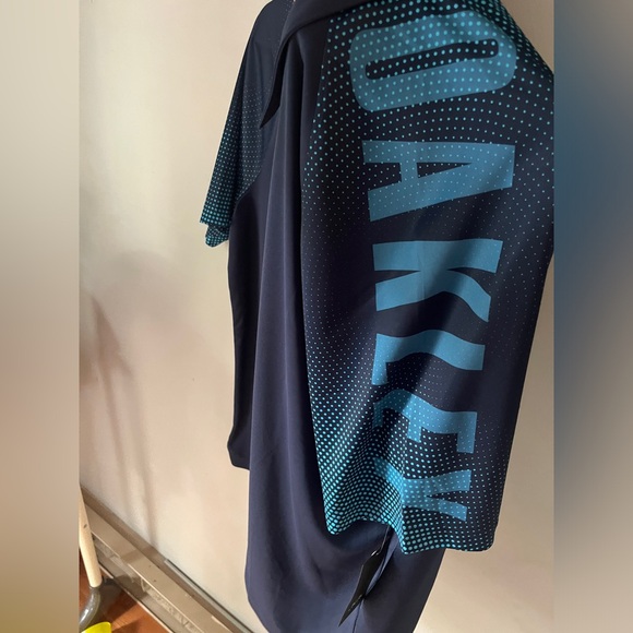 Oakley Blue Performance Polo Shirt - Picture 2 of 4